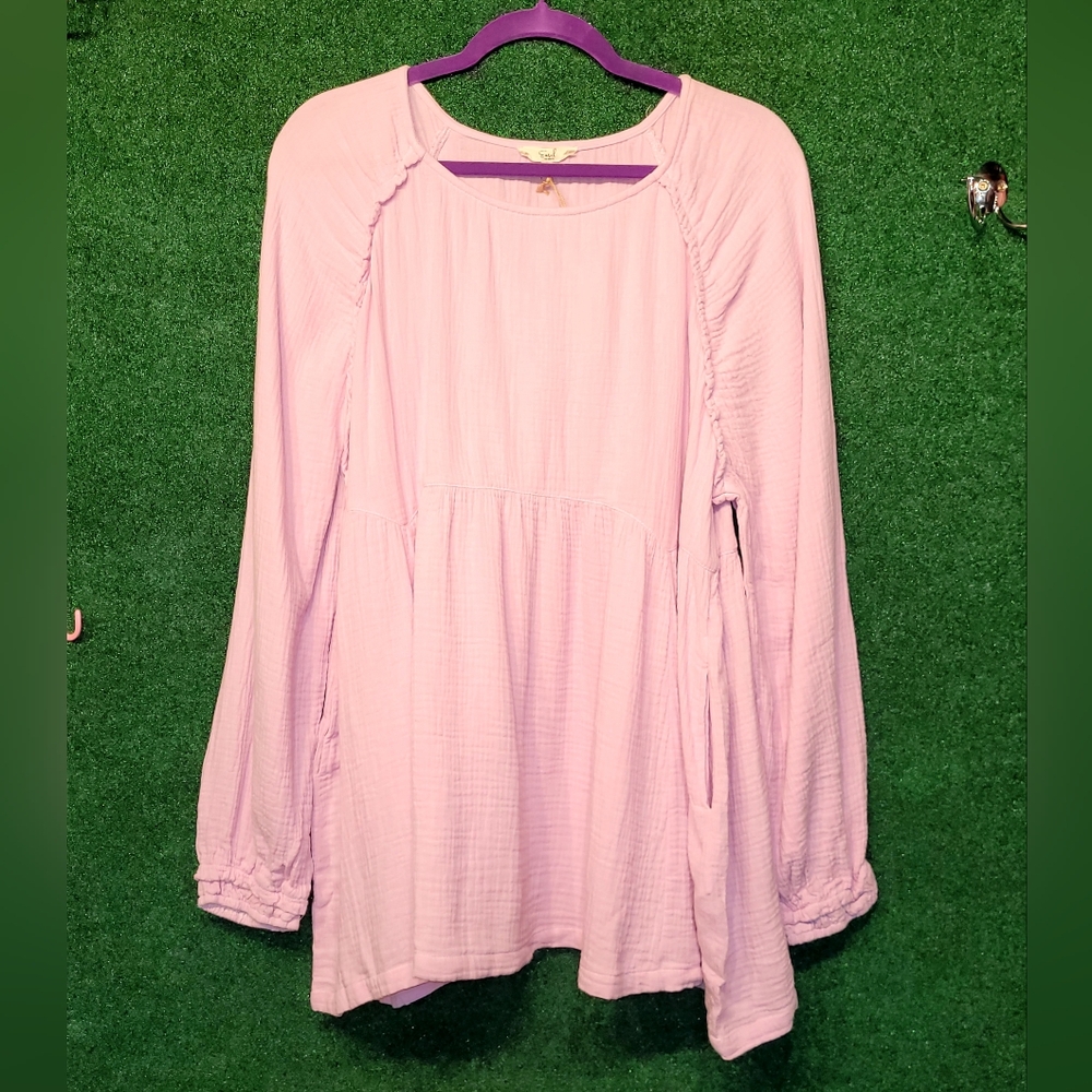 652 NWOT Easel Gauze Pink Long Sleeve Top With Pockets